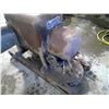 Image 6 : Stationary Engine 1 1/2 - 2 1/2 HP IHC (Turns Freely)