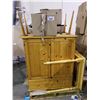 Image 1 : PALLET OF ASSORTED STORAGE LOCKER ITEMS
