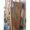 Image 1 : 2 WOOD PLANKS