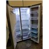 Image 2 : SAMSUNG STAINLESS STEEL FRENCH DOOR FRIDGE WITH ICE AND WATER MODEL RH22H9010SR