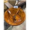 Image 2 : POMERANTZ MADE IN TAIWAN LARGE WOODEN SALAD BOWL WITH FORK + SPOON & 3 LEGGED STAND