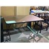 Image 1 : FOLDING TABLE