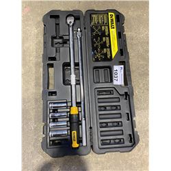 DEWALT 1/2" DRIVE TORQUE WRENCH KIT 70105599