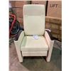 Image 2 : RECLINING CHAIR