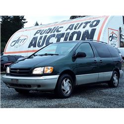 A12S --  1999 TOYOTA SIENNA LE , Green , 331281  KM's