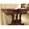 Image 8 : ANTIQUE AMERICAN WALNUT AND ROSEWOOD PARLOR TABLE