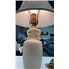 Image 8 : ANTIQUE ALADIN GLASS TABLE LAMP W/ ORIGINAL SILK CORD