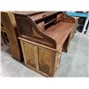 Image 8 : VINTAGE OAK DARK STAIN 3 PIECE ROLL TOP DESK WITH BRASS FITTINGS