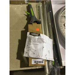 Extendable Window Squeegee with Spray