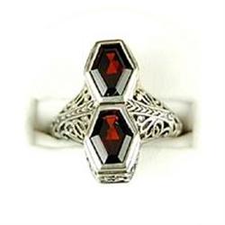 ANTIQUE STYLE RING GARNETS FILIGREE MINT (40244)