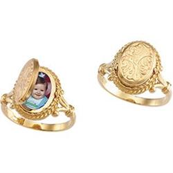 THIS 14K GOLD RING IS A LOCKET! (58464)