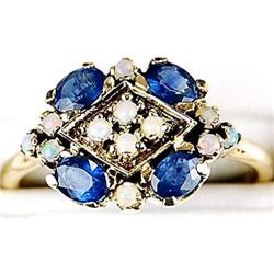 ANTIQUE STYLE GOLD RING SAPPHIRES OPALS (61383)