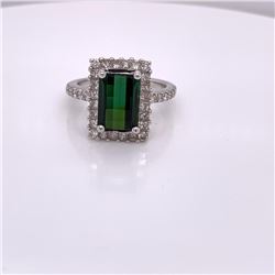 14Kt Gold. 5.15 Tcw Natural Green Tourmaline & Diamond Ring
