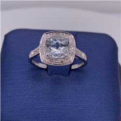 14Kt Gold. 1.36 Tcw Aquamarine & Diamond Ring.