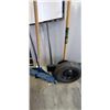 Image 2 : 2 snow shovels and wheel barrow tire