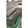 Image 2 : Lot of folding crates