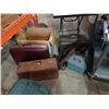 Image 1 : LOT OF VINTAGE LEATHER SUITCASES, BRIEFCASES, BAGS