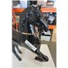 Image 2 : STALLION FIGURE