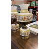 Image 2 : 2 VINTAGE COLONIAL LAMPS