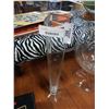 Image 2 : 2 LARGE GLASS VASES - 16 AND 20 INCHES TALL