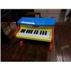 Image 2 : Two Melissa and Doug toy pianos