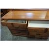 Image 2 : 6 DRAWER VILAS MAPLE DRESSER