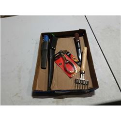 TRAY OF KNIVES, HEAVY DUTY CLIPPERS