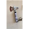 Image 2 : New hatchet with sheath