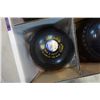 Image 2 : SET OF 4 VINTAGE HEMSELITE SIDE 2 LAWN BOWLING BALLS