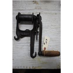 Unique Hand Crank Pulley - #450