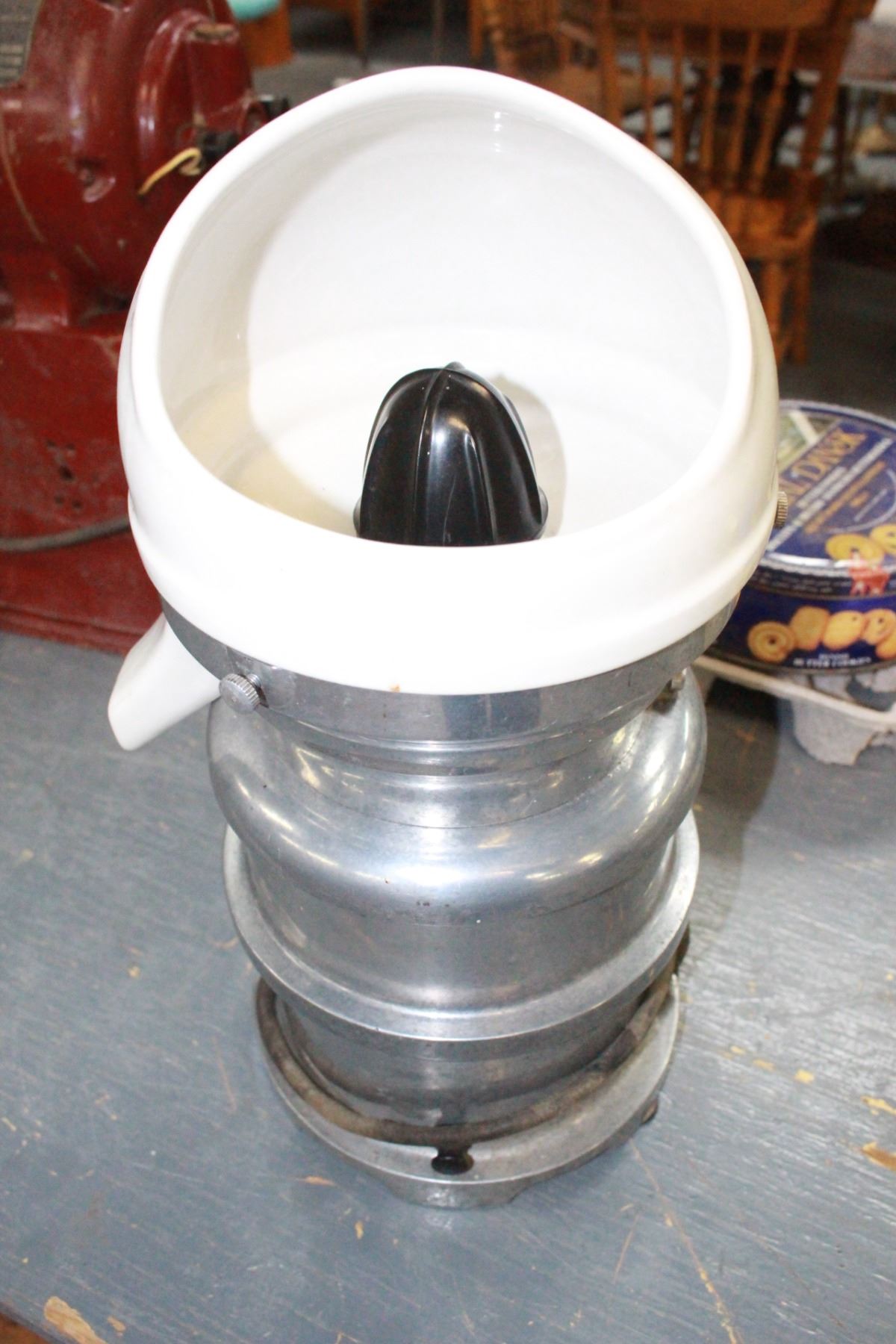 "Sunkist" Fruit Juice Extractor; Patent 1917