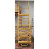 Image 1 : 8 STEP ROLLING SAFETY LADDER