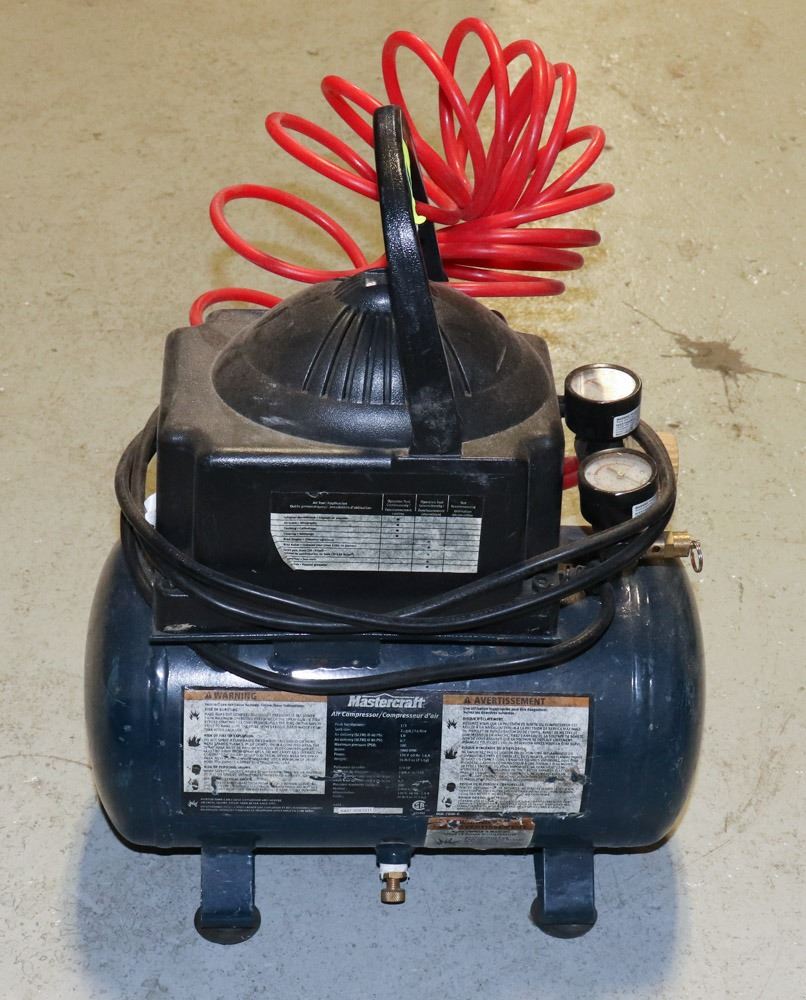 MASTERCRAFT 2 GALLON AIR COMPRESSOR WITH AIR LINE