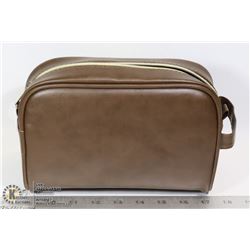 TOILETRY / COSMETICS BAG