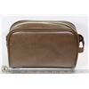 Image 1 : TOILETRY / COSMETICS BAG