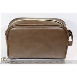 TOILETRY / COSMETICS BAG