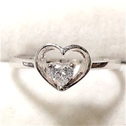 SILVER CUBIC ZIRCONIA  RING (~SIZE 6)