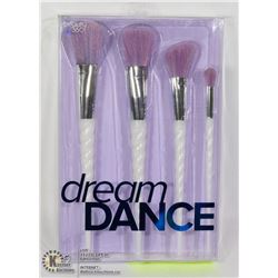 NEW 4PC MAKEUP BRUSH SET