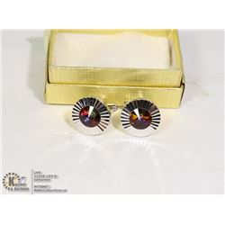 PAIR OF CUFFLINKS WITH MULTI COLORED STONES