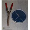 Image 1 : SHEARS TRIMMING TOOL AND CLOCK