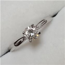 PLATINUM DIAMOND SOLITAIRE RING.SIZE 6