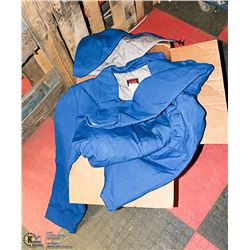 LOT OF 3 LONG HOODED JACKETS SIZE 54  BLUE