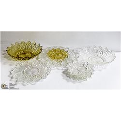 ESTATE FEDERAL GLASS PETAL 1960'S. 13PC