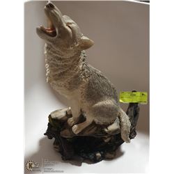 WOLF STATUE, 13" TALL