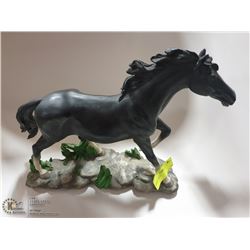 HORSE STATUE, 11" TALL