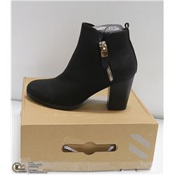 WOMANS LIGHT LEATHER ZIPPER ANKLE BOOTS SZ 9