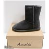Image 1 : AMELIA WOMANS BOOTS SZ 8