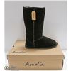 Image 1 : AMELIA WOMANS BOOTS SZ 9, TALL WITH AUSTRALIAN