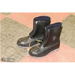 SIZE 7 STEEL TOED FELT LINED SAFETY BOOTS