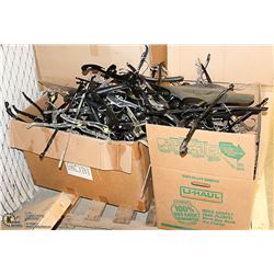 PALLET OF HANGERS